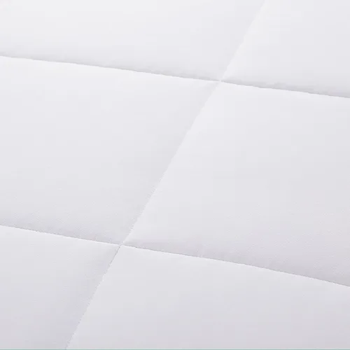 Vista 8 de HOMBYS Manta de plumón alternativo tamaño King de 120 x 120 pulgadas para todas las estaciones, manta de cama blanca acolchada ligera con ribete