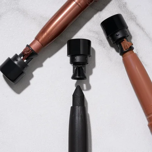 Vista 6 de LAURA GELLER NEW YORK Kajal Longwear Kohl Eyeliner Pencil Duo - Negro oscuro + Amatista ahumada - Forro suave y mezclable - Infundido con cafeína