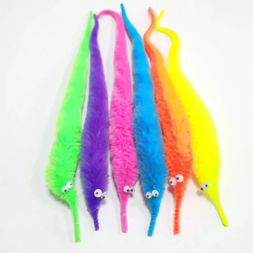 Vista 4 de SHENGSEN 12 piezas de gusanos peludos, gusanos en cuerda, juguete de truco a granel, recuerdos de fiesta para niños y gatos (6 colores)