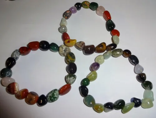 Vista 5 de 1 pulsera elástica con cuentas de pepita de cristal caído de calidad #2 estilo chakras mixto de 0.157-0.315 in