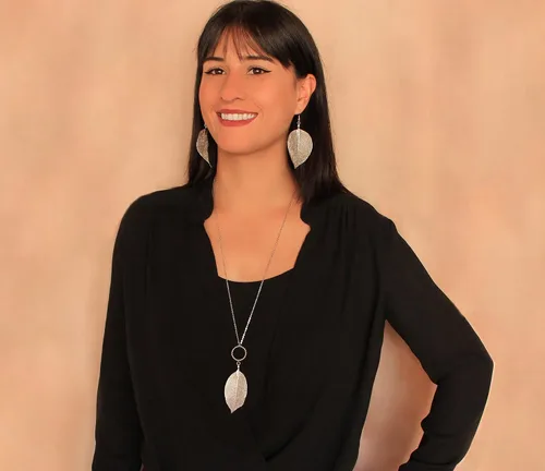 Vista 31 de Joyas de hoja de oro rosa y plata para mujer. Pendientes de hoja natural y collares circulares colgantes. Elegantes conjuntos de joyas colgantes.