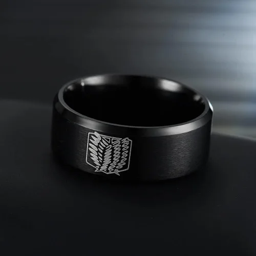 Vista 3 de Anillo para hombres y mujeres, anillos de anime de ataque de 0.315in de ancho, tamaño 5-12 grabados con alas de Titán de la Libertad, anillo negro