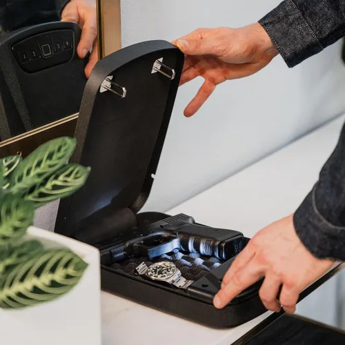 Vista 2 de RPNB Caja fuerte para armas, caja fuerte biométrica para pistola, caja fuerte para pistola para mesita de noche con huella digital biométrica, panel
