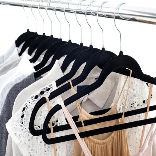 Vista 8 de Yaheetech Paquete de 100 perchas de terciopelo antideslizantes de alta resistencia flocado para abrigos, percheros para ahorrar espacio con gancho