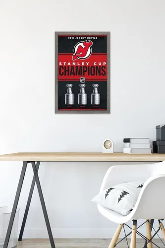Vista 6 de Trends International NHL New Jersey Devils - Póster de pared Champions 23, 14.72 x 22.37 pulgadas, versión enmarcada de madera de granero