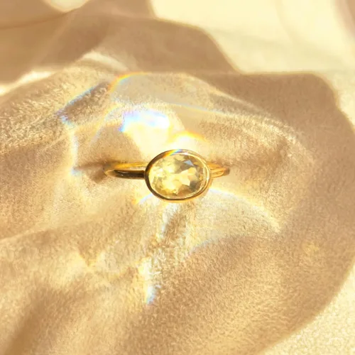 Vista 31 de Oval Birthstone Ring Bezel Set in Vermeil Gold, Sterling Silver, or Rose Gold, Stacking Birthstone Ring [rOMB]
