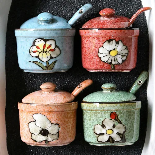 Vista 5 de Ceramics Retro Flower Azucarero con tapa y cuchara, 5.5 onzas, color rojo