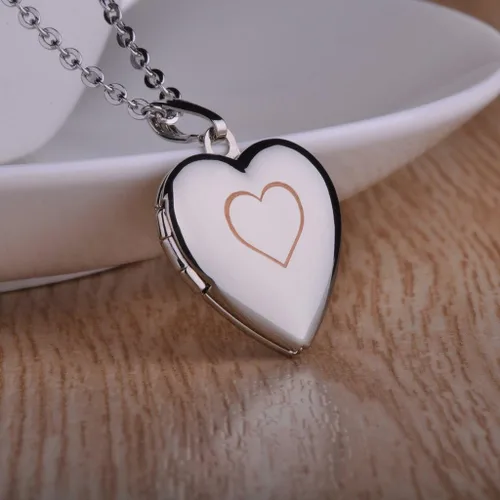 Vista 2 de Infinite U Clásico Corazón Mujeres Corazón Abierto Foto Locket Collar con Colgante de acero inoxidable para aniversario de boda regalo