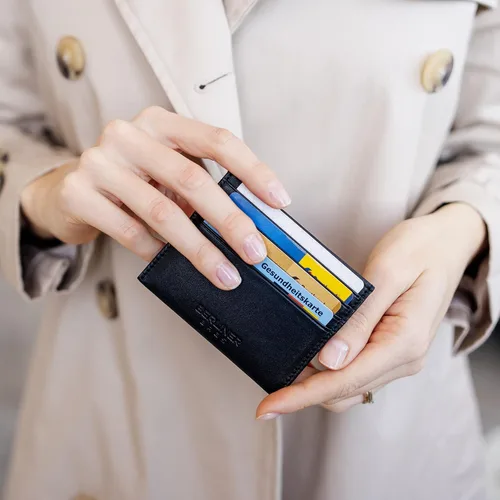 Vista 8 de BERLINER BAGS Funda de piel prémium para tarjetas, tarjetero con bloqueo RFID para hombres y mujeres, Negro -, Minimalista