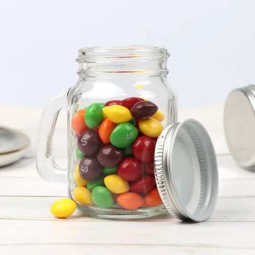 Vista 5 de Tazas pequeñas de 4 onzas con asa, paquete de 24 mini tarros de vidrio con tapas de metal herméticas, tazas de vidrio vacías con etiqueta de regalo