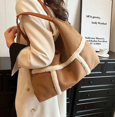 Vista 4 de Bolso grande para mujer, bolso cruzado de gamuza con asa superior con forro de lana de cordero sintético, bolso de viaje para el trabajo