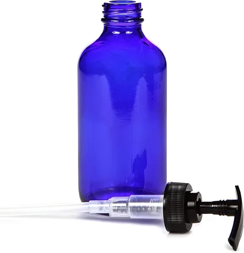 Vista 4 de Vivaplex Botellas grandes de vidrio azul cobalto de 8 onzas con bombas de loción negra, paquete de 4