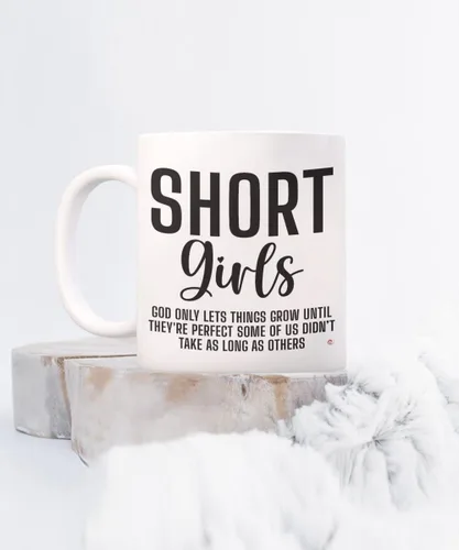 Vista 3 de ODDITEES Taza de café divertida corta para niñas, diseño de God Only Lets Things Grow Until Are Perfect - Taza de café de 11 onzas, color blanco