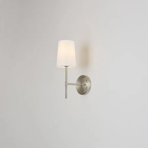 Vista 2 de GLOBE Electric 51858 Clarissa - Aplique de pared de 1 luz, níquel cepillado, pantalla de tela blanca, bombilla no incluida (paquete de 4)