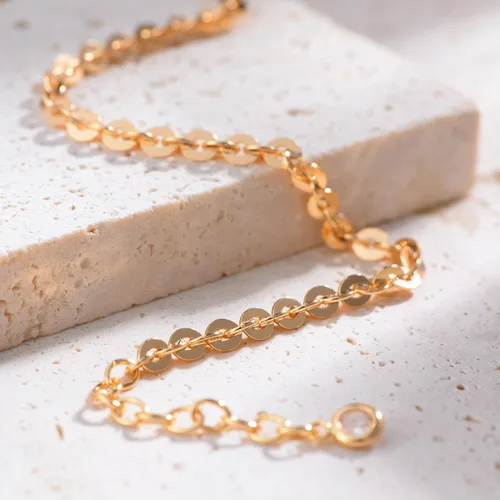 Vista 7 de Dremmy Studios Pulsera de oro para mujer, chapada en oro de 18 quilates, delicado clip de circonita cúbica, disco de moneda, estrella, cable