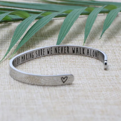 Vista 6 de Joycuff Sister pulsera personalizada de cumpleaños para mejor amiga mujer regalo BFF grabado mantra brazalete