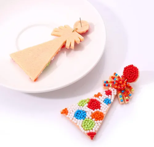 Vista 3 de Boderier Aretes de cumpleaños con cuentas para pastel de feliz cumpleaños, hechos a mano, regalos de cumpleaños para mujeres y niñas