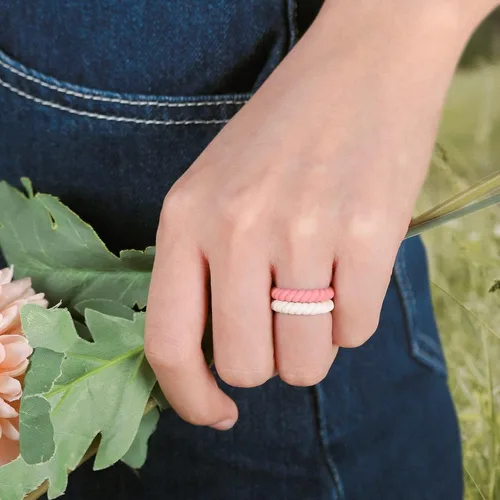 Vista 5 de Egnaro - Anillo de boda de silicona para mujer, alianzas de boda de goma trenzada, delgadas y apilables, material no tóxico y seguro para la piel