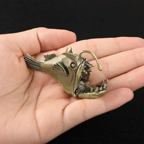 Vista 3 de 2 piezas de estatua de pez, escultura de metal sólido, mini estatuilla de animales de latón para decoración de escritorio en casa, oficina, jardín