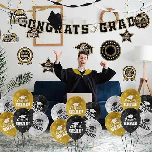 Vista 8 de Juego de decoraciones de graduación 2026 con temática negra y dorada, pancarta de felicitaciones, telón de fondo, globos y serpentinas, suministros