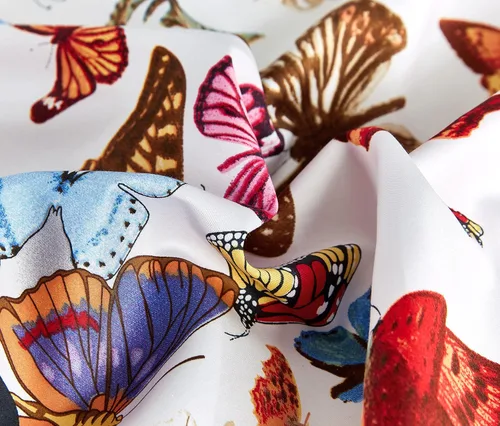 Vista 3 de Juego de funda de edredón de 3 piezas con estampado de mariposas, fondo blanco (mariposa, Queen)