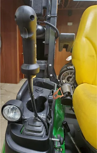 Vista 3 de Kit de Válvula Desviadora Eléctrica Hidráulica Summit Hydraulics para Modelos de Tractor John Deere 1025E, 1026R, 1025R, 2025R y 2026R