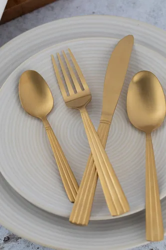 Vista 8 de Mikasa Juego de cubiertos dorados en caja de regalo, acero inoxidable, 16 piezas (servicio para 4)