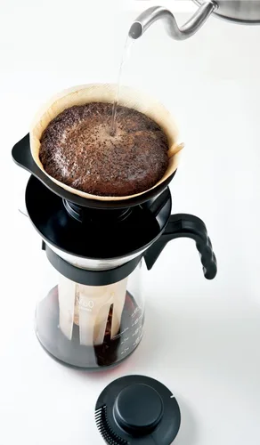 Vista 4 de Hario V60 "Fretta" - Cafetera caliente y helada, 23.7 fl oz, color negro