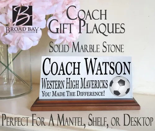 Vista 3 de Placa de regalo de entrenador de fútbol, premio de agradecimiento al equipo personalizado para grandes entrenadores de fútbol, para escritorio