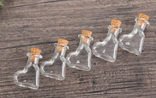 Vista 4 de Pequeños frascos de vidrio pequeños con tapones de corcho, botellas con corcho en forma de corazón, frascos de vidrio transparente, botellas