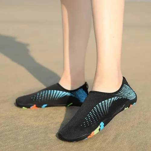 Vista 4 de KXDFDC - Zapatos de agua para hombre para mujer, tenis de natación para niños, sandalias de playa al aire libre, aguas arriba, secado rápido, río