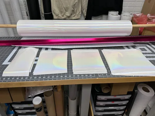 Vista 6 de Clear Holographic Oil Slick Cold Laminating Sheets Self Adhesive (8 x 11)