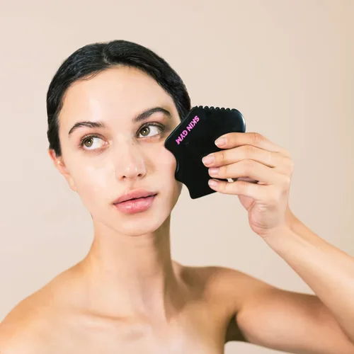 Vista 2 de Skin Gym Cleo Bian Stone Gua Sha Masajeador facial para bolsas debajo de los ojos, ojos hinchados y líneas finas Anti-envejecimiento Face Lift