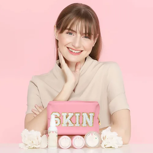 Vista 5 de Y1tvei Preppy Patch SKIN Letra Blanca Rosa Bolsa de Aseo para Cosméticos de Piel Sintética Bolsa de Maquillaje Portátil Bolsa de Almacenamiento