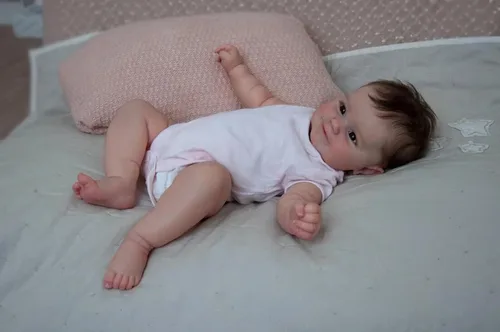 Vista 4 de TERABITHIA Muñeca realista de bebé recién nacida sonriente de 20 pulgadas, hecha a mano en vinilo suave y cuerpo pesado, My Little Sweetheart