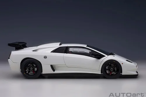 Vista 4 de AUTOart 1/18 Diablo SVR 1996 Impact White 79149