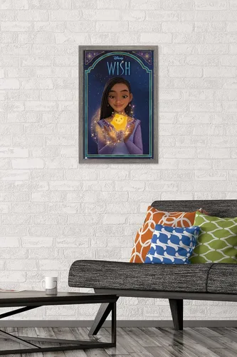 Vista 2 de Trends International Disney Wish - Póster de pared de Asha & Star, 22.4 pulgadas de largo x 14.7 pulgadas, versión enmarcada en madera de granero