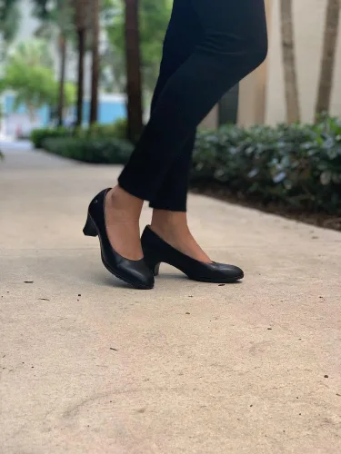 Vista 7 de Shoes for Crews Olivia, Zapatos de vestir de tacón alto antideslizantes para mujer, resistentes al agua, zapatos de tacón cómodos para mujer