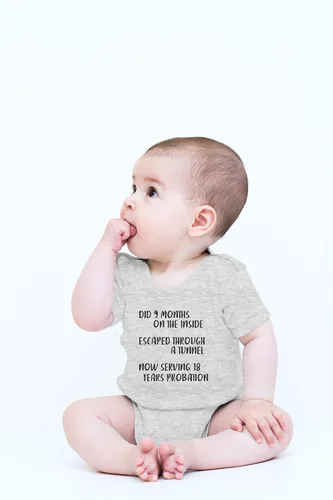 Vista 8 de CBTwear Did 9 Month, Escaped Through a Tunnel, Serving 18 Years Baby Body Unisex Comfy Humor