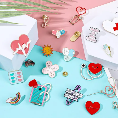 Vista 3 de 20 piezas de alfileres esmaltados para enfermera, bonitos alfileres de broche inspiradores de dibujos animados, insignias de esmalte de doctor