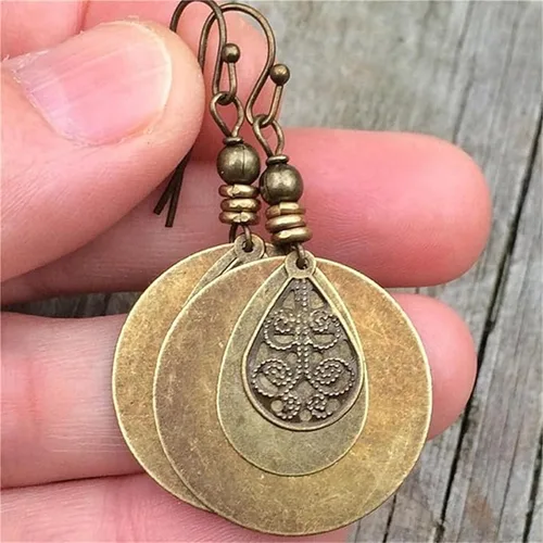 Vista 5 de Aretes bohemios, bohemios, hechos a mano, joyería étnica antigua, aretes de aro tallados vintage en espiral para mujer, disco marrón étnico redondo