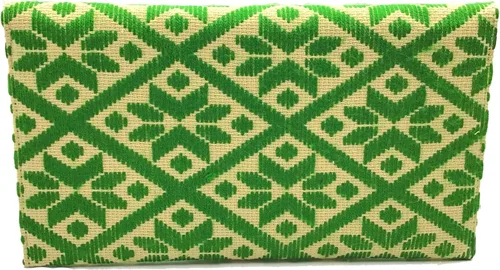 Vista 3 de Bolso Clutch "Juana", hecho por Jühue Artesanal, bolso hecho a mano hecho en México, Bolso de mano verde, Bordado a mano, pieza única, Bolso de mano