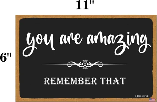 Vista 2 de Letrero colgante de madera con texto en inglés «You Are Amazing Remember This» (Remember This Inspiracional) para decoración del hogar de 11 x 6