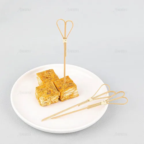 Vista 5 de AUEAR, Paquete de 100 palillos de cóctel de bambú de 4.7 pulgadas en forma de corazón para aperitivos, pinchos de dientes, bocadillos decorativos
