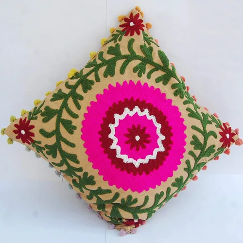 Vista 3 de Almohada tradicional Jaipur Boho Suzani, funda de cojín bordada de 16 x 16 pulgadas, funda de almohada decorativa, cojines indios con pompones
