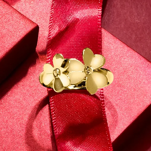 Vista 6 de Ross-Simons Italian 14kt Yellow Gold Flower Ring