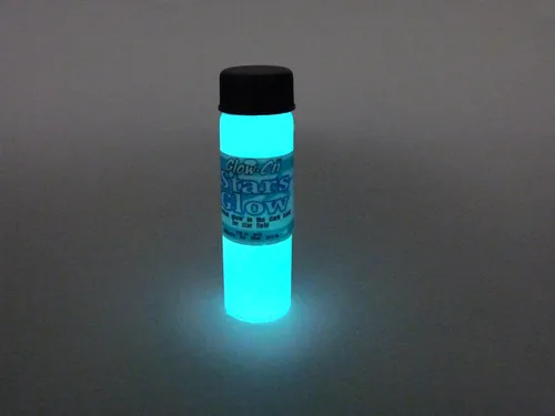 Vista 2 de Pintura Stars-Glow para techos, color blanco y brillo aguamarina, a base de agua, para una habitación grande. Vial de tamaño económico de 0.6 fl oz.