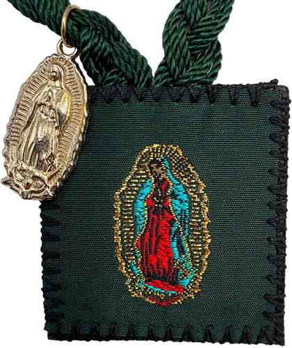 Vista 2 de Collar tradicional de nailon verde con escapulario católico Nuestra Señora de Guadalupe con bordes cosidos, collar tradicional de oración cristiana