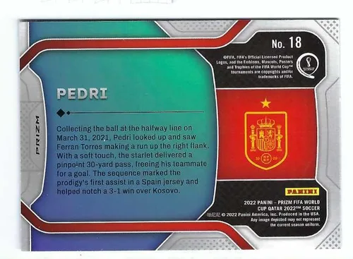 Vista 2 de PEDRI 2022 Panini Prizm Copa Mundial de la FIFA Qatar 2022 Nueva Era #18 PLATA PRIZM PARALEL Tarjeta de fútbol España FC Barcelona