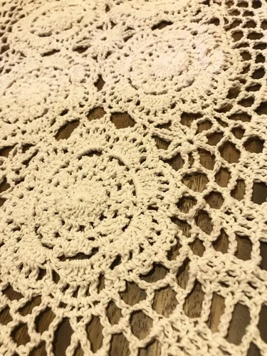 Vista 6 de Pasillos de mesa de algodón de ganchillo hechos a mano, color beige, bufandas ovaladas, 16 x 27 pulgadas.